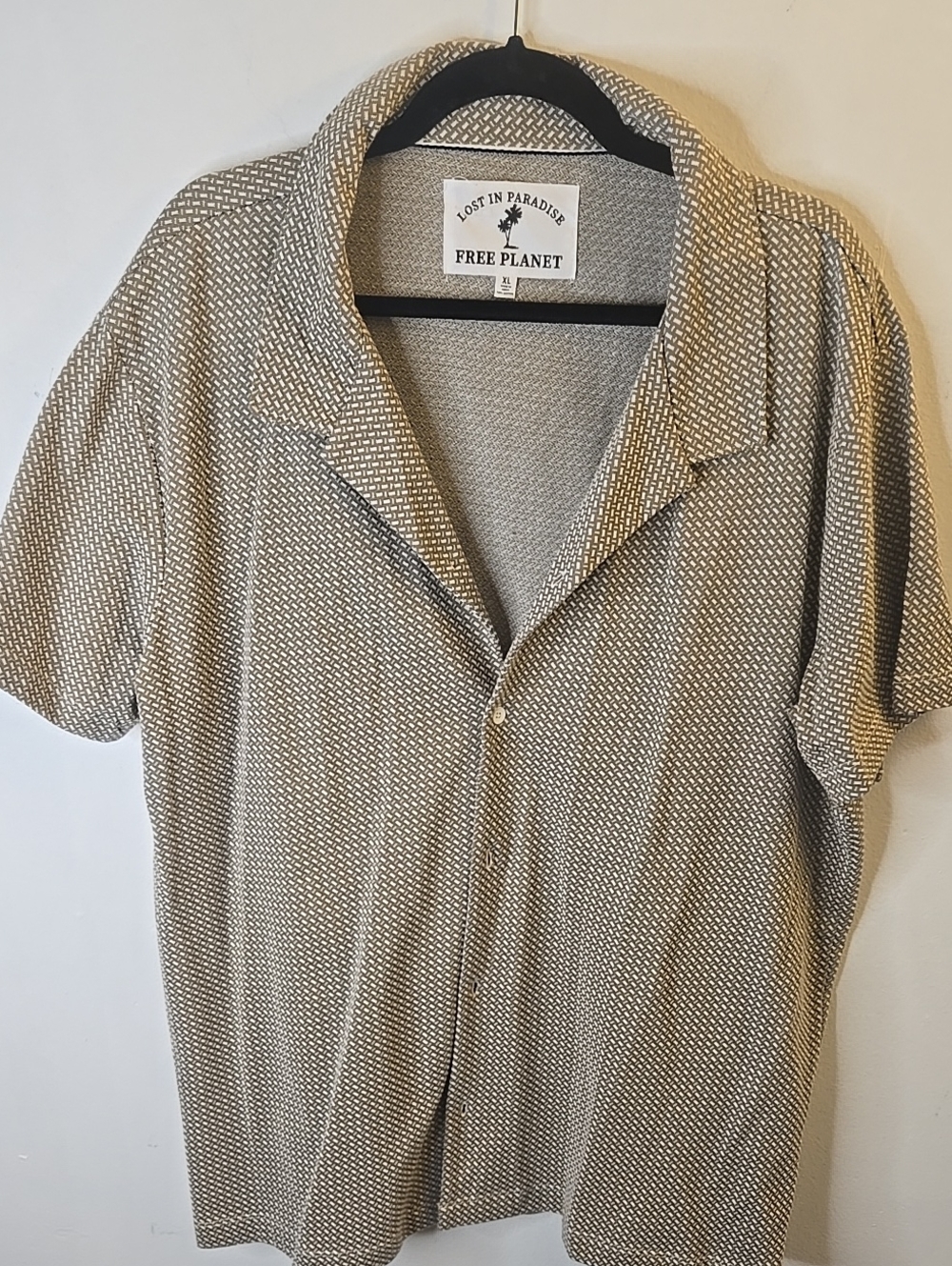 Free Planet Men's Short Sleeve Button-Up Shirt Jacket in Beige